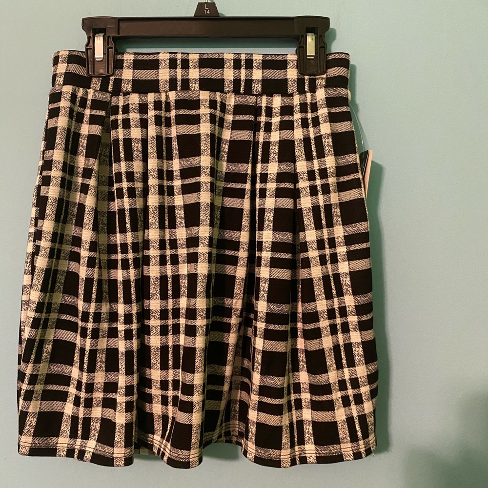 NWT Plaid skirt